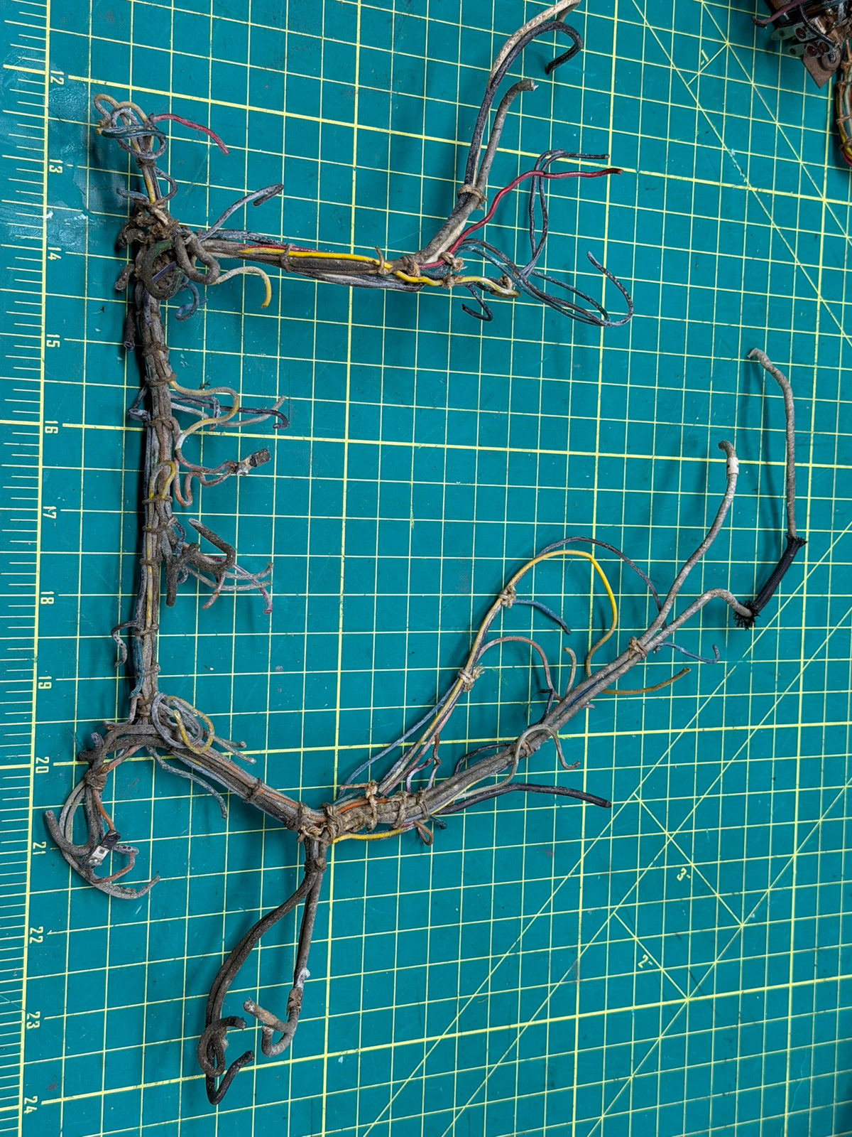 Vintage Wire Loom 4