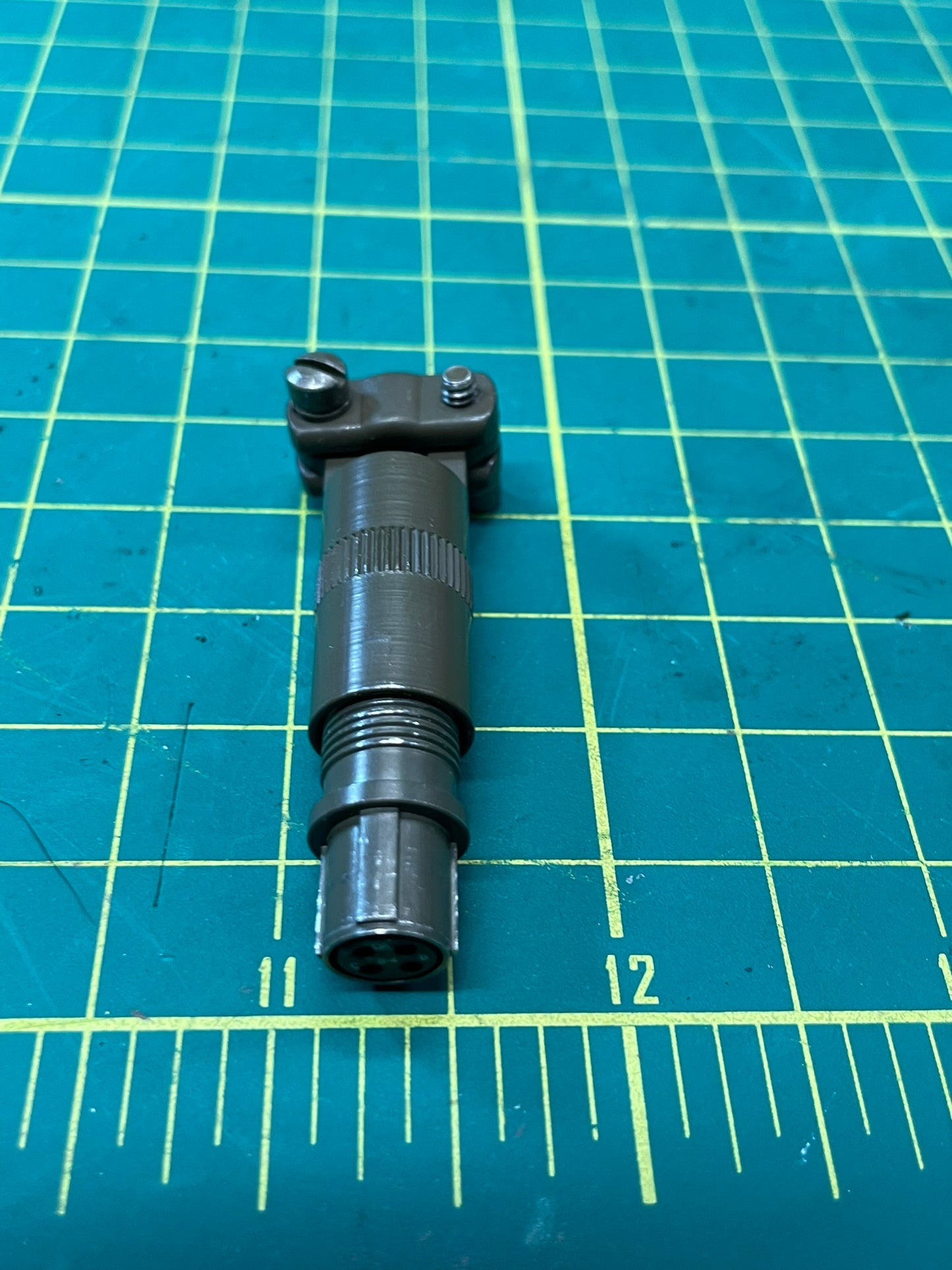 Greeblie - Amphenol Socket Connector