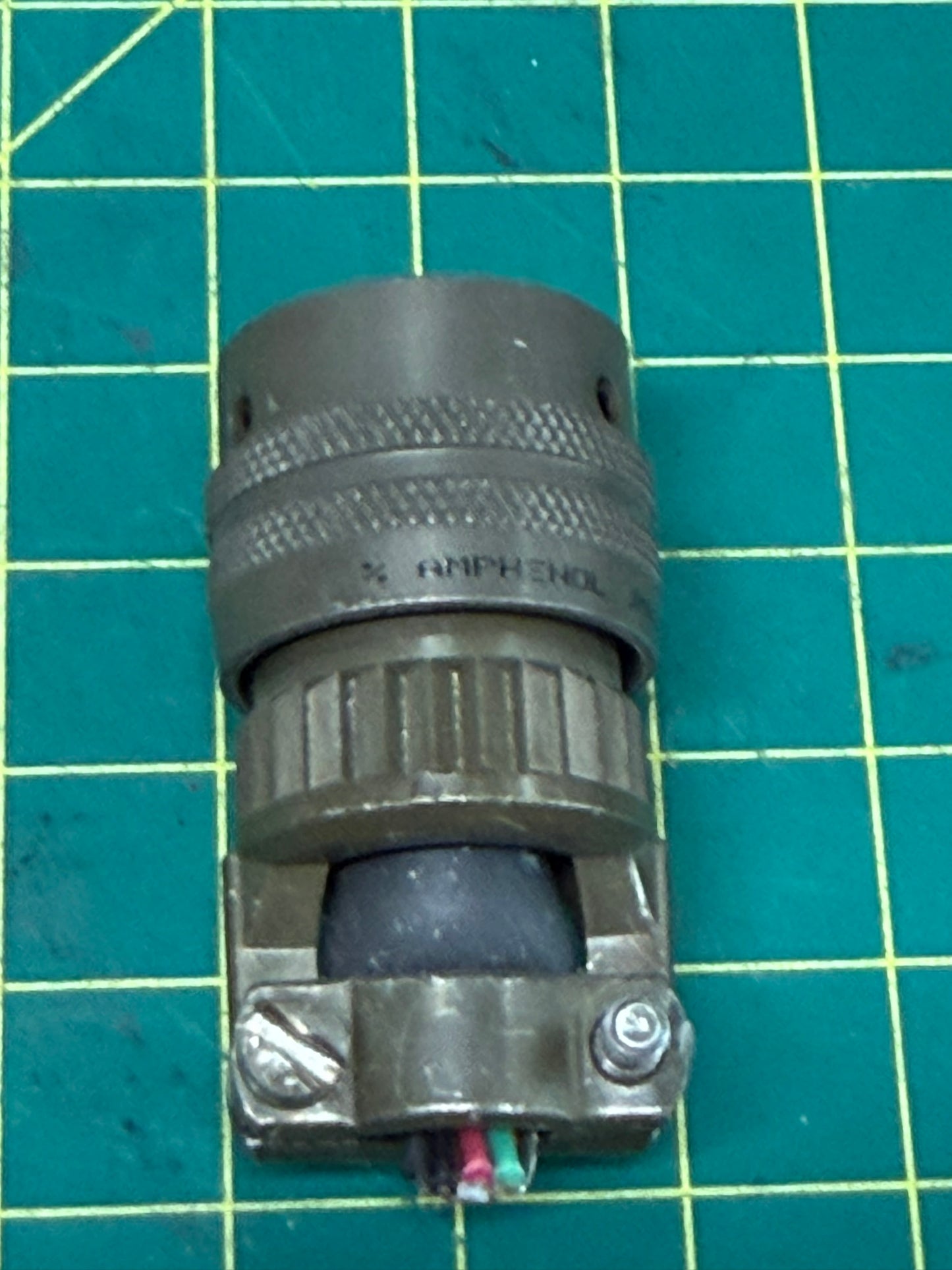 Greeblie Female 10-Socket Circular Connector Medium 2