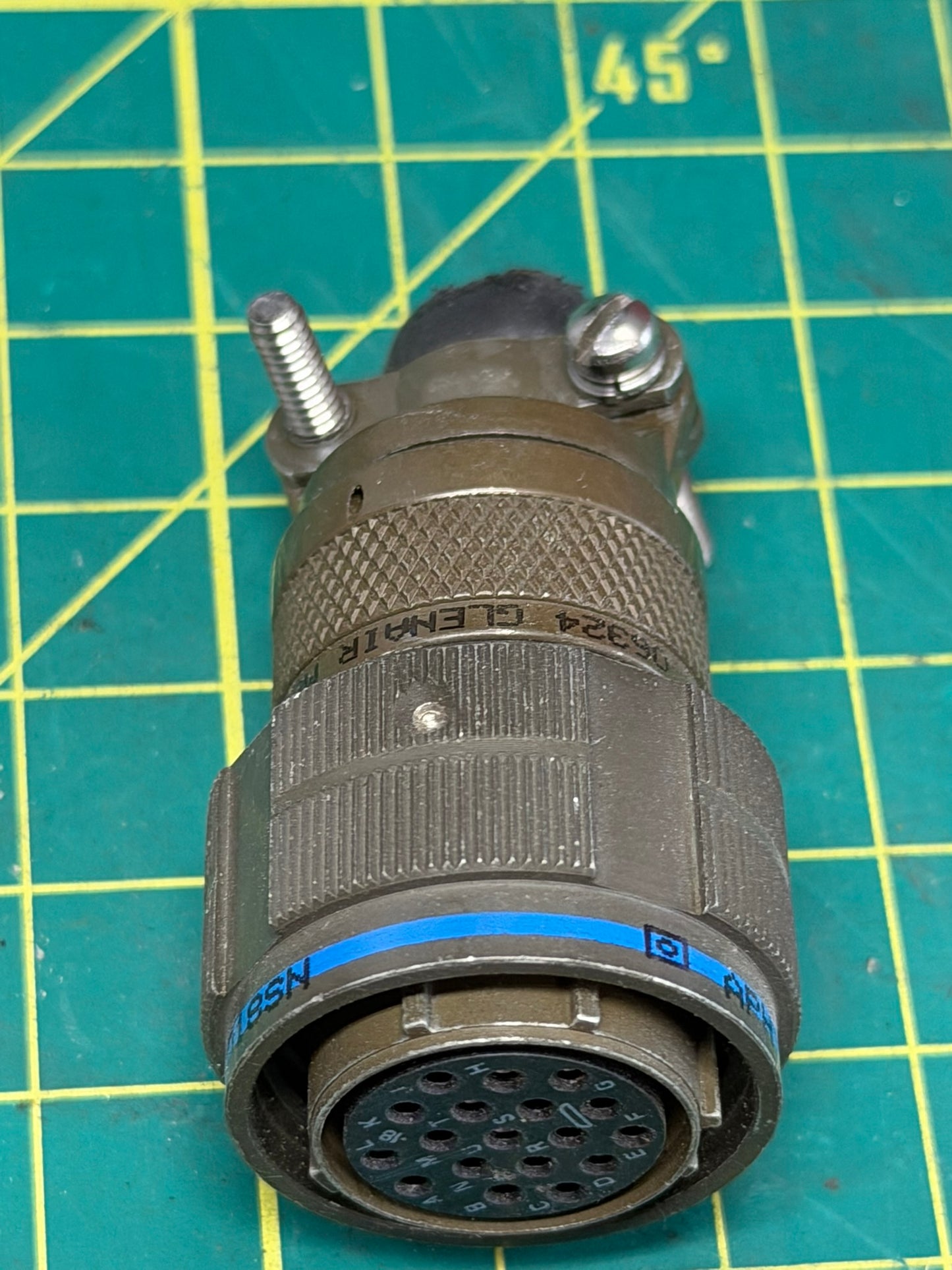 Greeblie Female 18 -Socket Glenair Circular Connector Medium 3