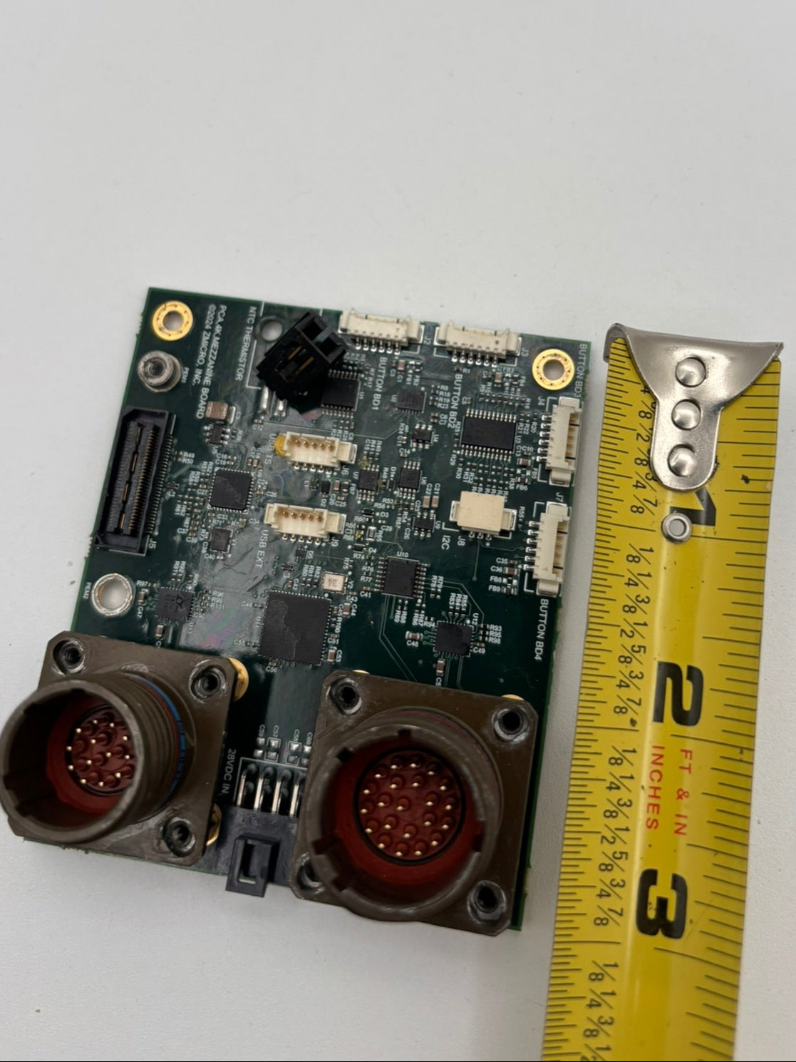 1 Greeblie - Small Board with 2 canon plugs